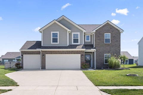 Photo of 422 Quincy Circle, London, OH 43140 (MLS # 226034528)