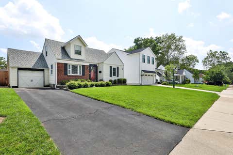 Tiny photo for 91 W Lincoln Avenue, Worthington, OH 43085 (MLS # 226022024)