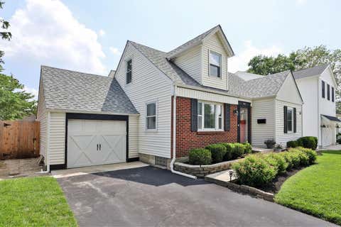 Tiny photo for 91 W Lincoln Avenue, Worthington, OH 43085 (MLS # 226022024)