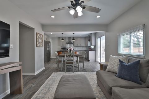 Tiny photo for 91 W Lincoln Avenue, Worthington, OH 43085 (MLS # 226022024)