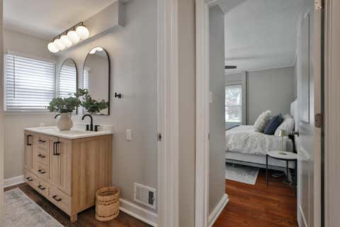 Tiny photo for 91 W Lincoln Avenue, Worthington, OH 43085 (MLS # 226022024)