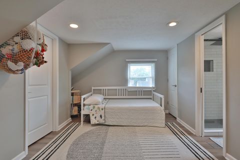 Tiny photo for 91 W Lincoln Avenue, Worthington, OH 43085 (MLS # 226022024)