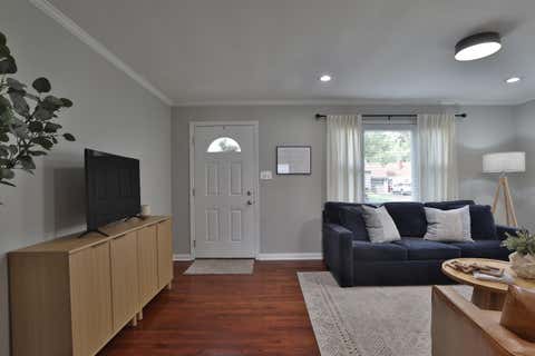 Tiny photo for 91 W Lincoln Avenue, Worthington, OH 43085 (MLS # 226022024)