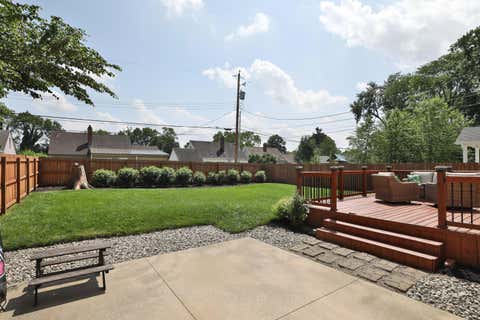 Tiny photo for 91 W Lincoln Avenue, Worthington, OH 43085 (MLS # 226022024)