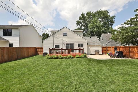 Tiny photo for 91 W Lincoln Avenue, Worthington, OH 43085 (MLS # 226022024)