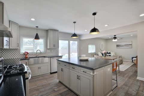 Tiny photo for 91 W Lincoln Avenue, Worthington, OH 43085 (MLS # 226022024)