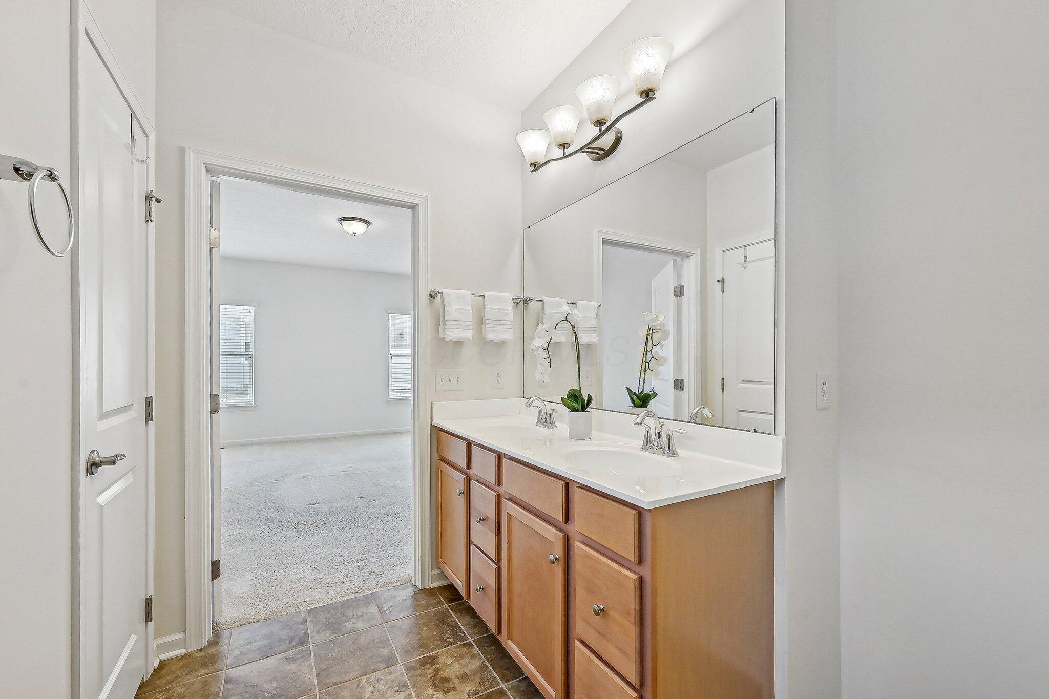 6226 Tournament Drive, Westerville, Ohio image 26