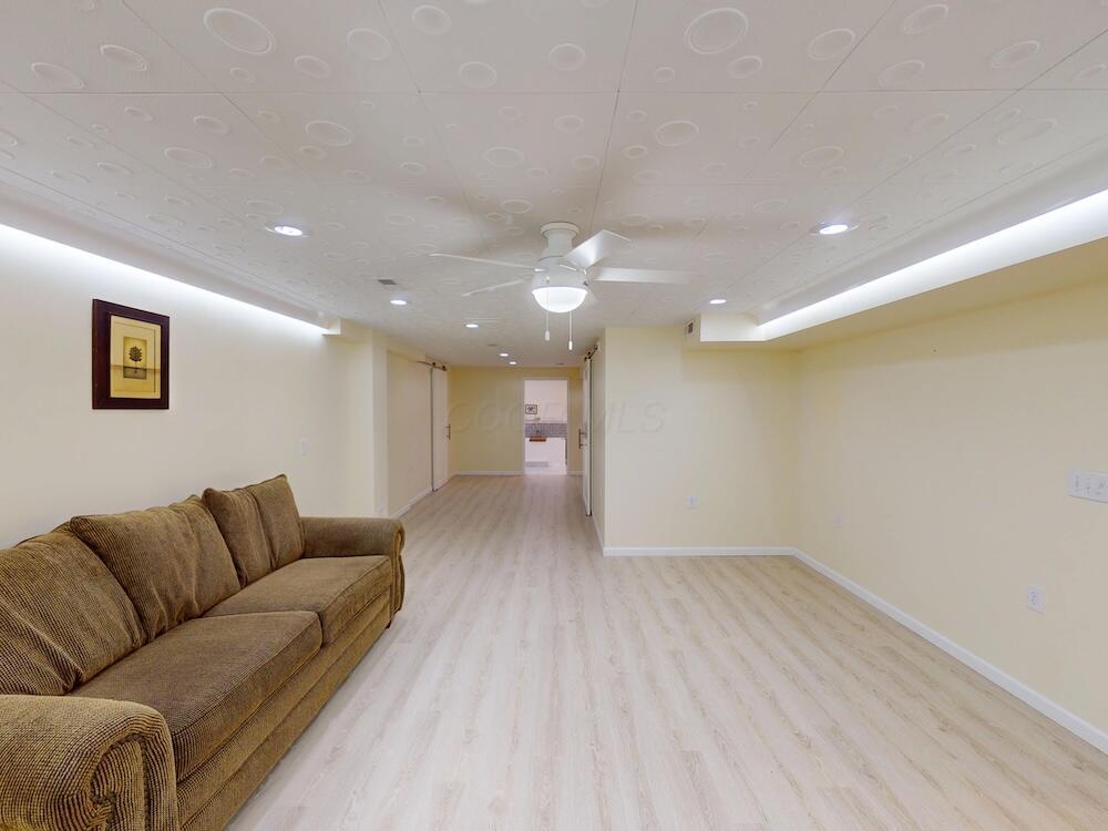891 Fairway Drive, Howard, Ohio image 34
