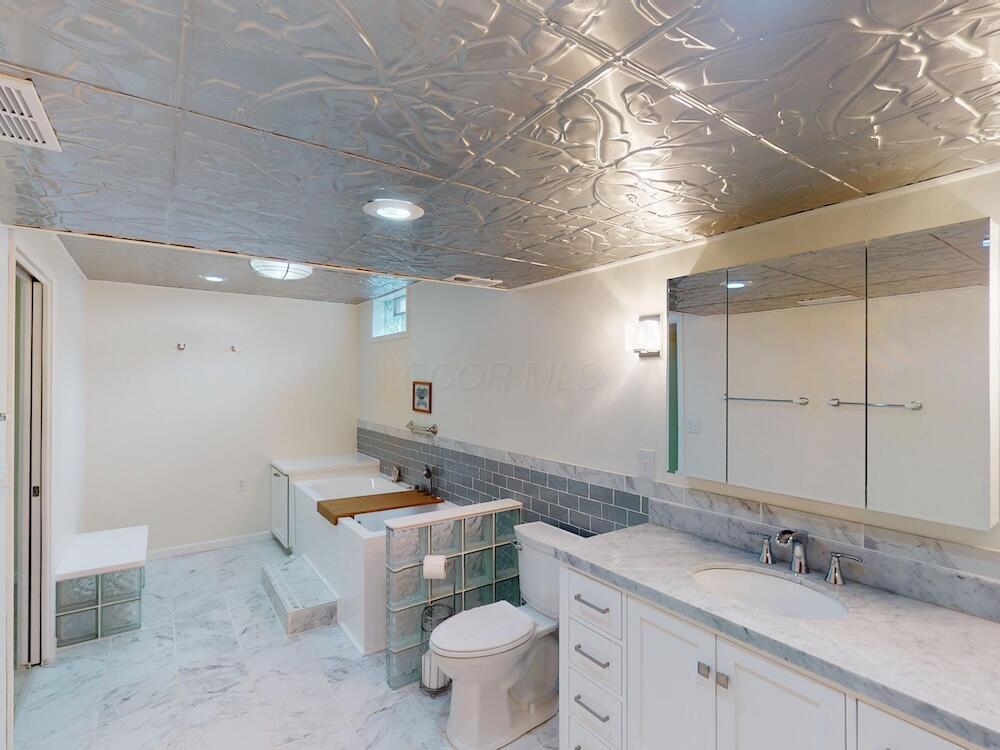 891 Fairway Drive, Howard, Ohio image 33