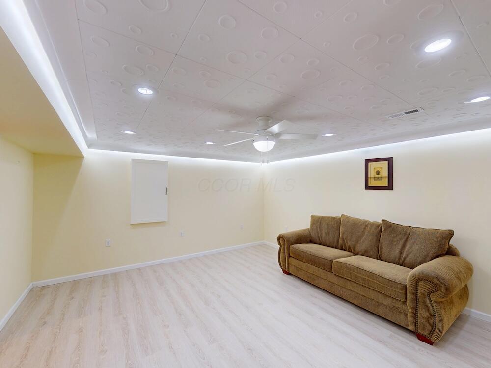 891 Fairway Drive, Howard, Ohio image 36
