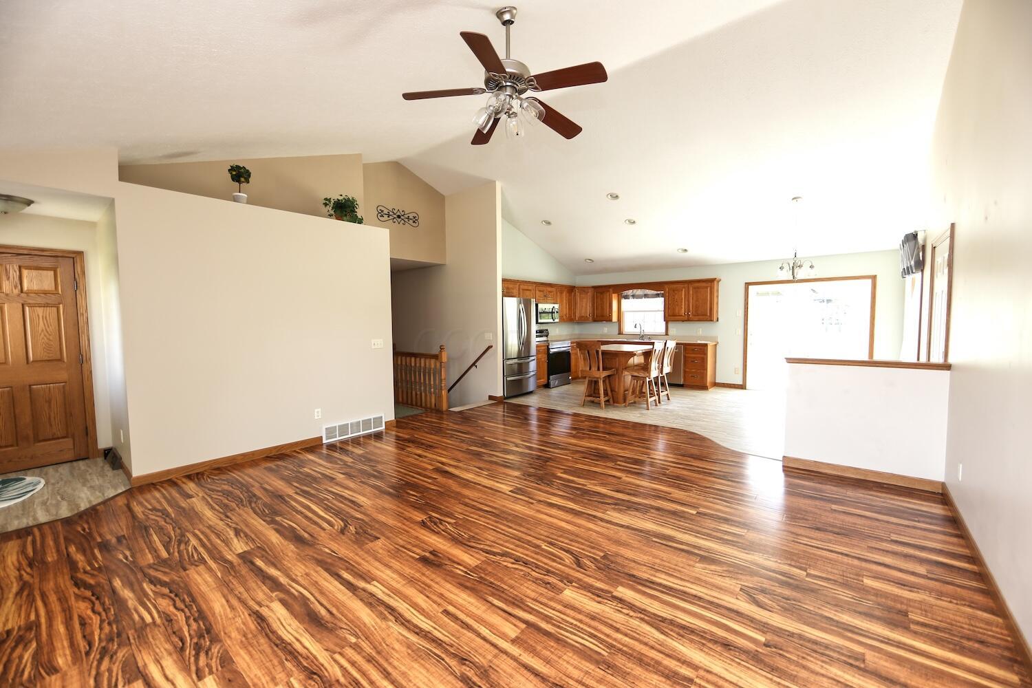 891 Fairway Drive, Howard, Ohio image 4