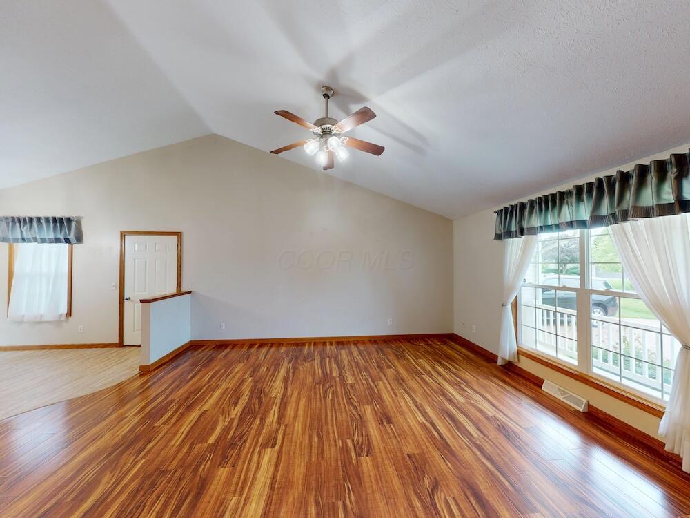 891 Fairway Drive, Howard, Ohio image 9