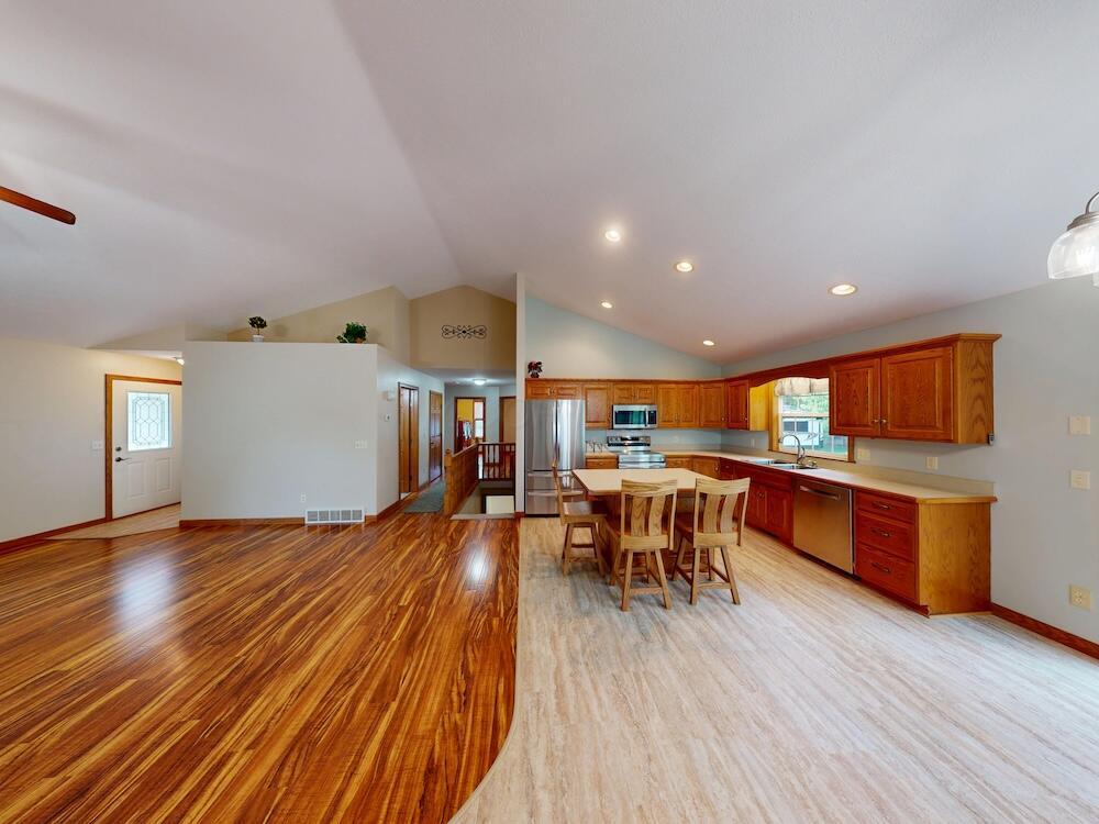 891 Fairway Drive, Howard, Ohio image 12