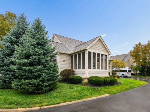 Photo of 1112 Little Bear Place, Lewis Center, OH 43035 (MLS # 226037761)