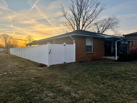 Tiny photo for 235 N Oak Street, London, OH 43140 (MLS # 226002388)