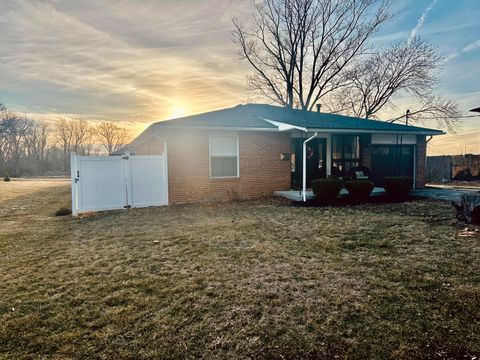 Tiny photo for 235 N Oak Street, London, OH 43140 (MLS # 226002388)