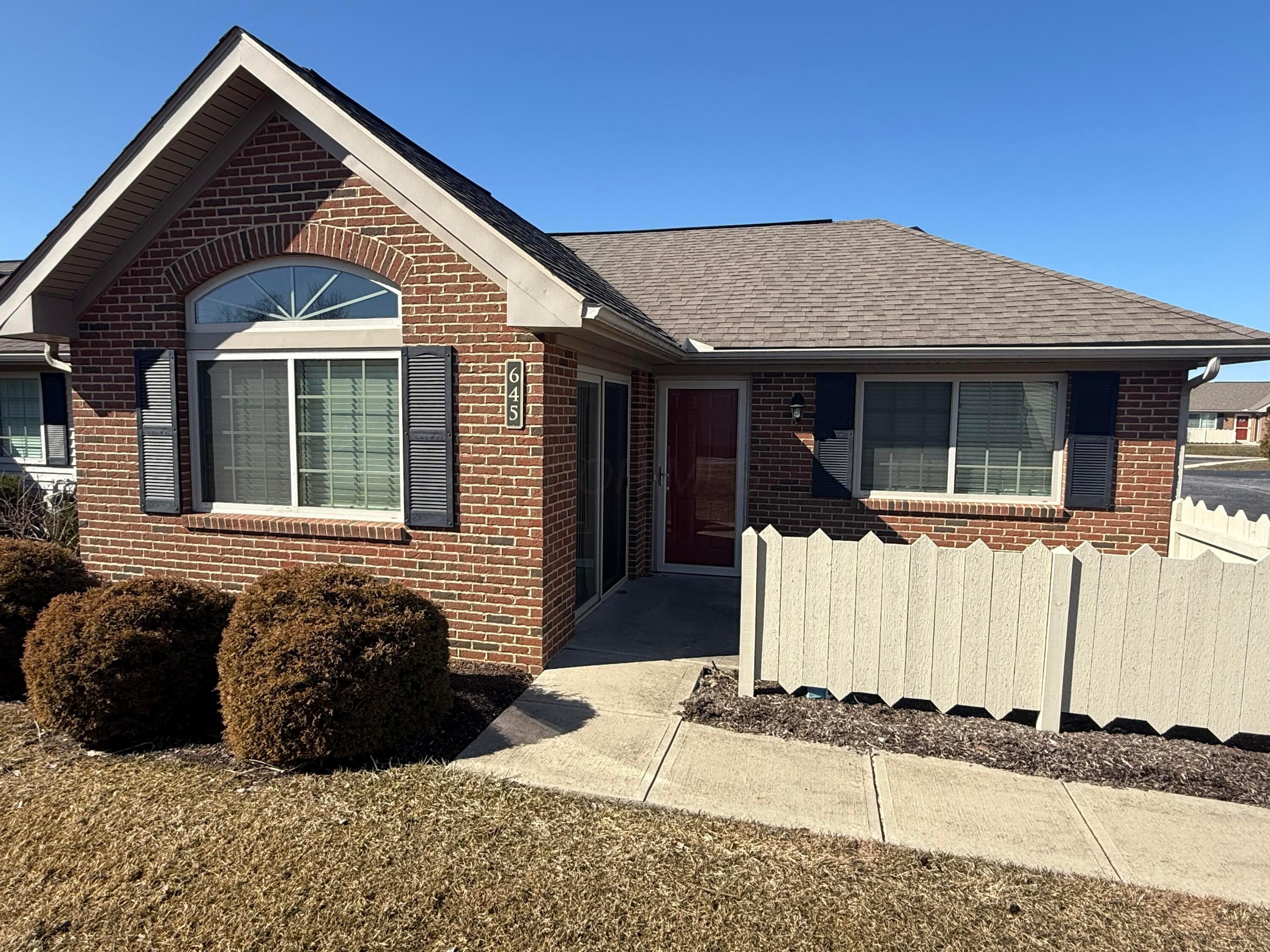 645 Monticello Court, Pataskala, Ohio image 1