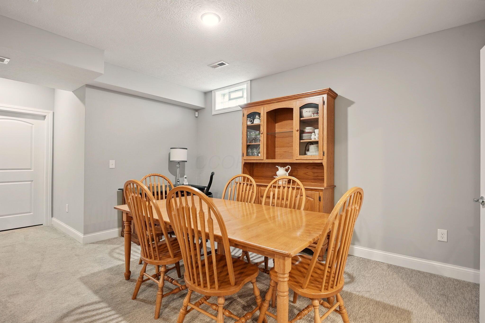 9608 Cordona Loop, Powell, Ohio image 31