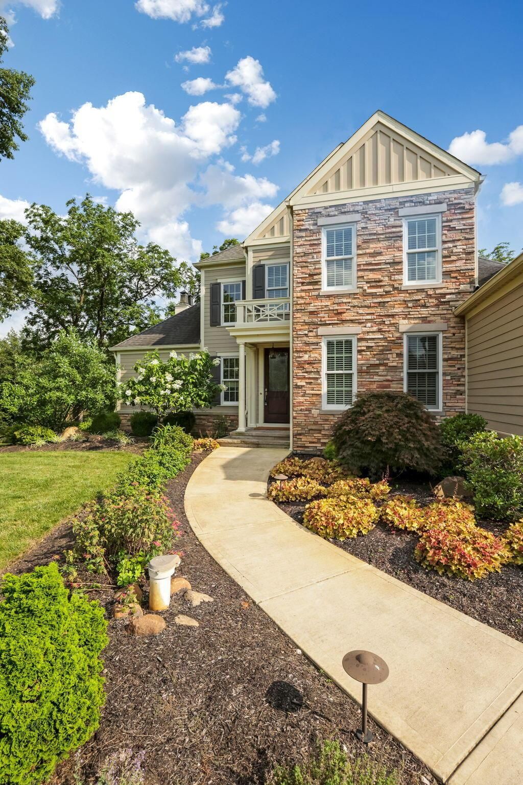 Photo of 6577 Plesenton Drive S, Worthington, OH 43085 (MLS # 226006172)