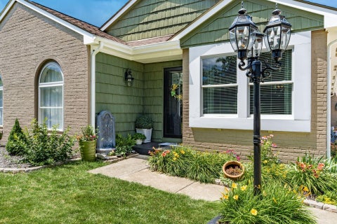 Tiny photo for 3998 Thompson Avenue, Grove City, OH 43123 (MLS # 226034036)