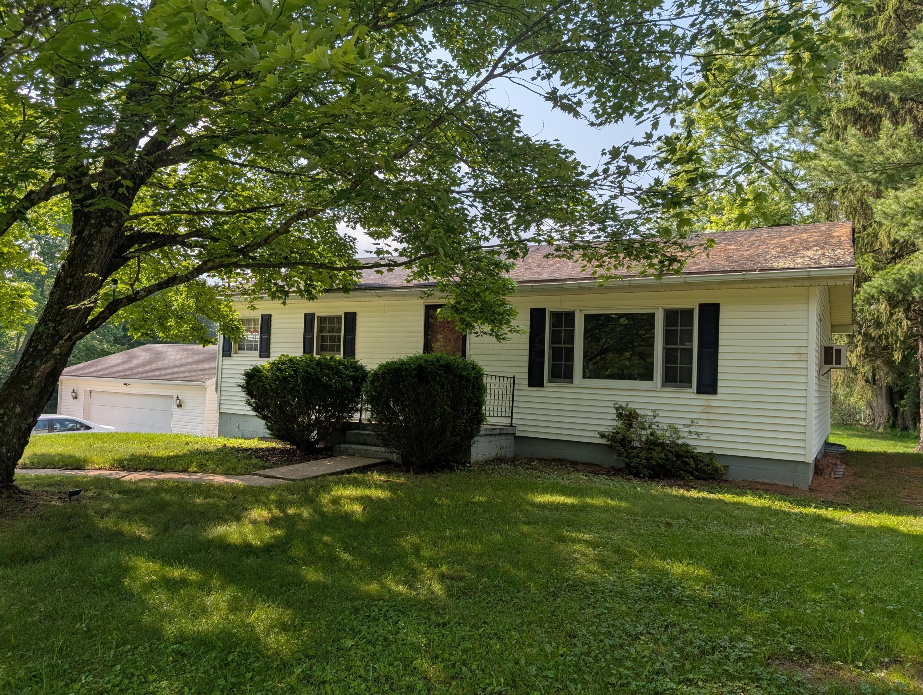 5710 Sugar Grove Road, Blue Rock, Ohio image 2