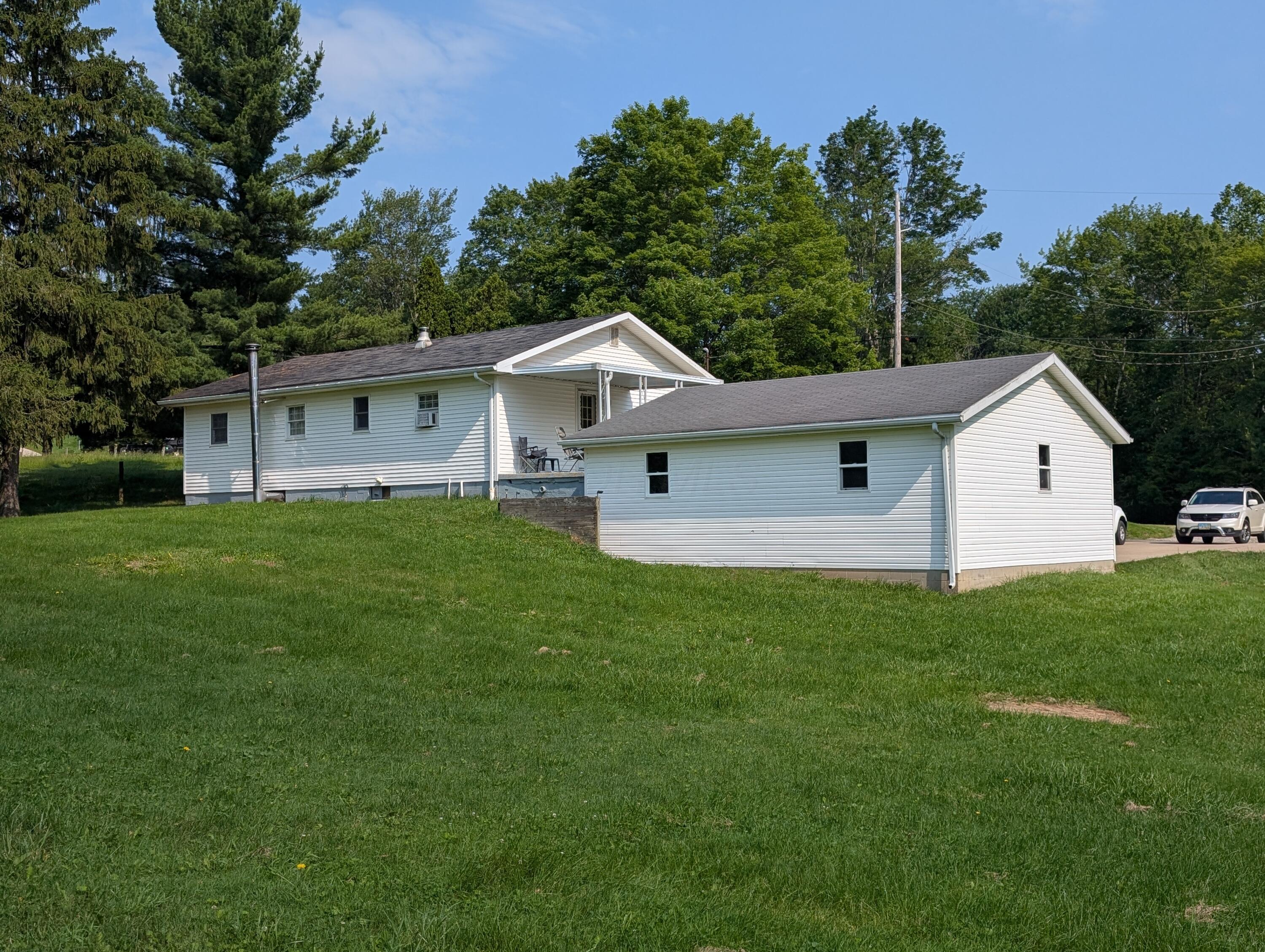 5710 Sugar Grove Road, Blue Rock, Ohio image 4