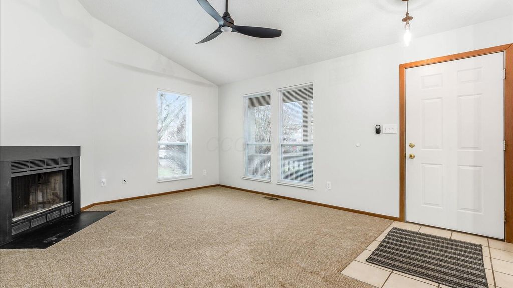 Photo of 824 Crofton Place, Reynoldsburg, OH 43068 (MLS # 226018189)