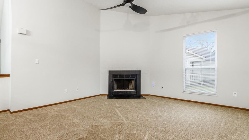 Photo of 824 Crofton Place, Reynoldsburg, OH 43068 (MLS # 226018189)