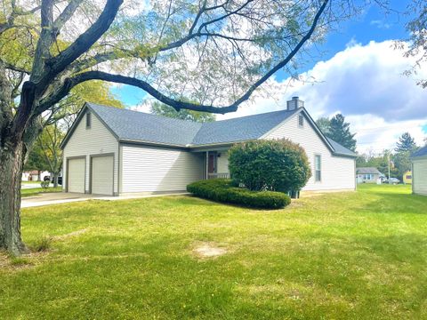 Photo of 824 Crofton Place, Reynoldsburg, OH 43068 (MLS # 226018189)