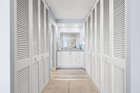 Tiny photo for 1000 Urlin Avenue 2007 #2007, Columbus, OH 43212 (MLS # 225044913)