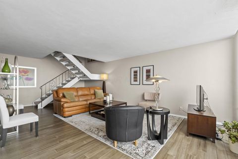 Tiny photo for 1000 Urlin Avenue 2007 #2007, Columbus, OH 43212 (MLS # 225044913)