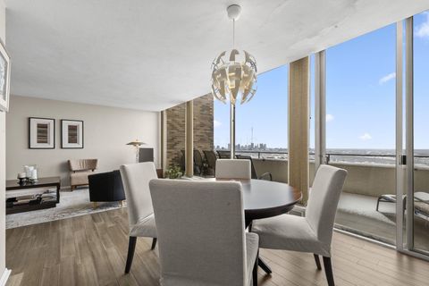 Photo of 1000 Urlin Avenue 2007 #2007, Columbus, OH 43212 (MLS # 225044913)