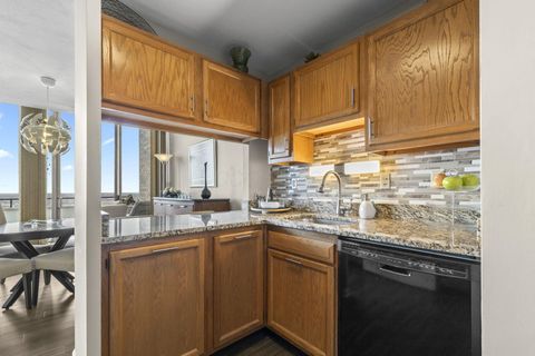 Tiny photo for 1000 Urlin Avenue 2007 #2007, Columbus, OH 43212 (MLS # 225044913)