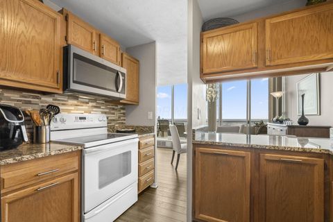 Tiny photo for 1000 Urlin Avenue 2007 #2007, Columbus, OH 43212 (MLS # 225044913)