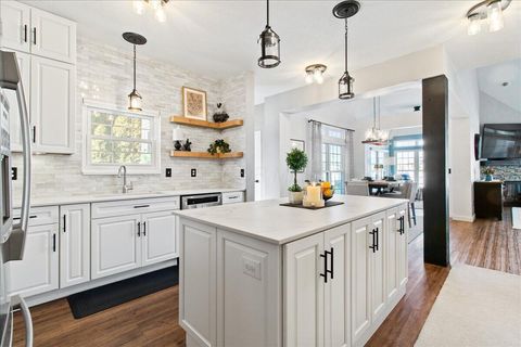 Photo of 7542 Deer Valley Crossing, Powell, OH 43065 (MLS # 226006116)