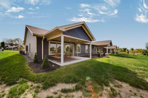 Photo of 104 Willows End, Bellefontaine, OH 43311 (MLS # 226038858)