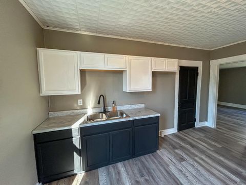 Tiny photo for 676 Lyndon Avenue, Greenfield, OH 45123 (MLS # 225045168)