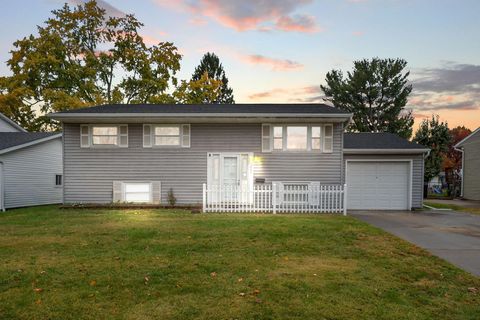 Photo of 1047 Mulberry Road, Circleville, OH 43113 (MLS # 225042781)