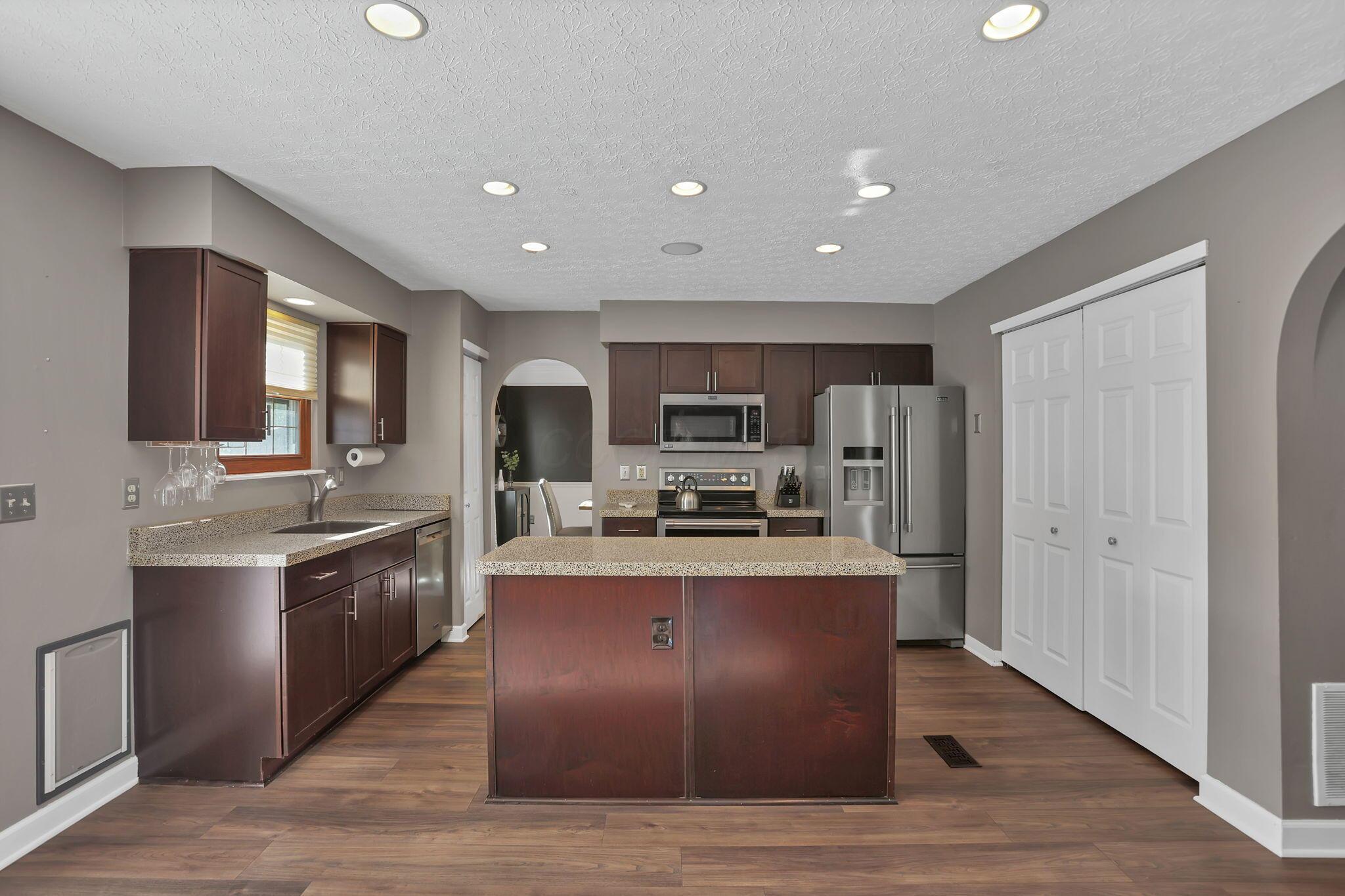 Grove City, Ohio 43123, United States, 3 Bedrooms Bedrooms, ,4 BathroomsBathrooms,Residential,Coming Soon,233736