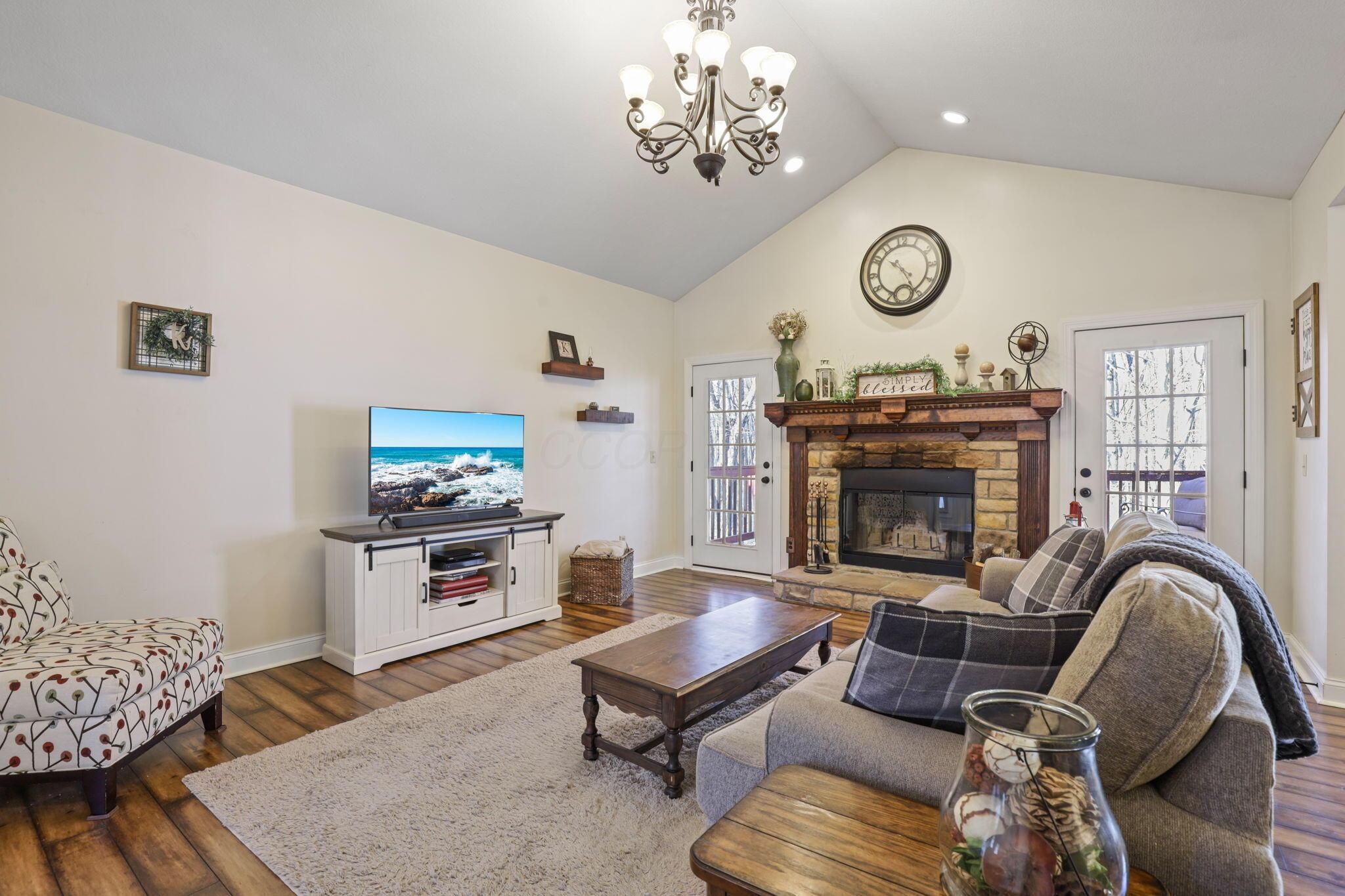 12855 Rain Rock Road, Utica, Ohio image 11