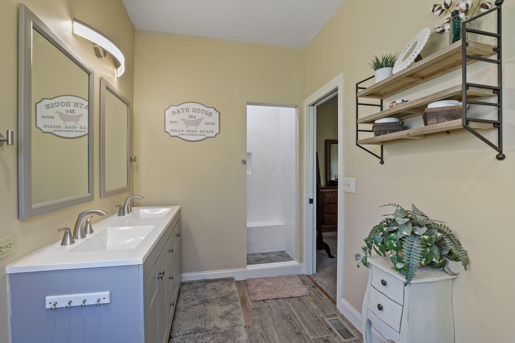 12855 Rain Rock Road, Utica, Ohio image 31