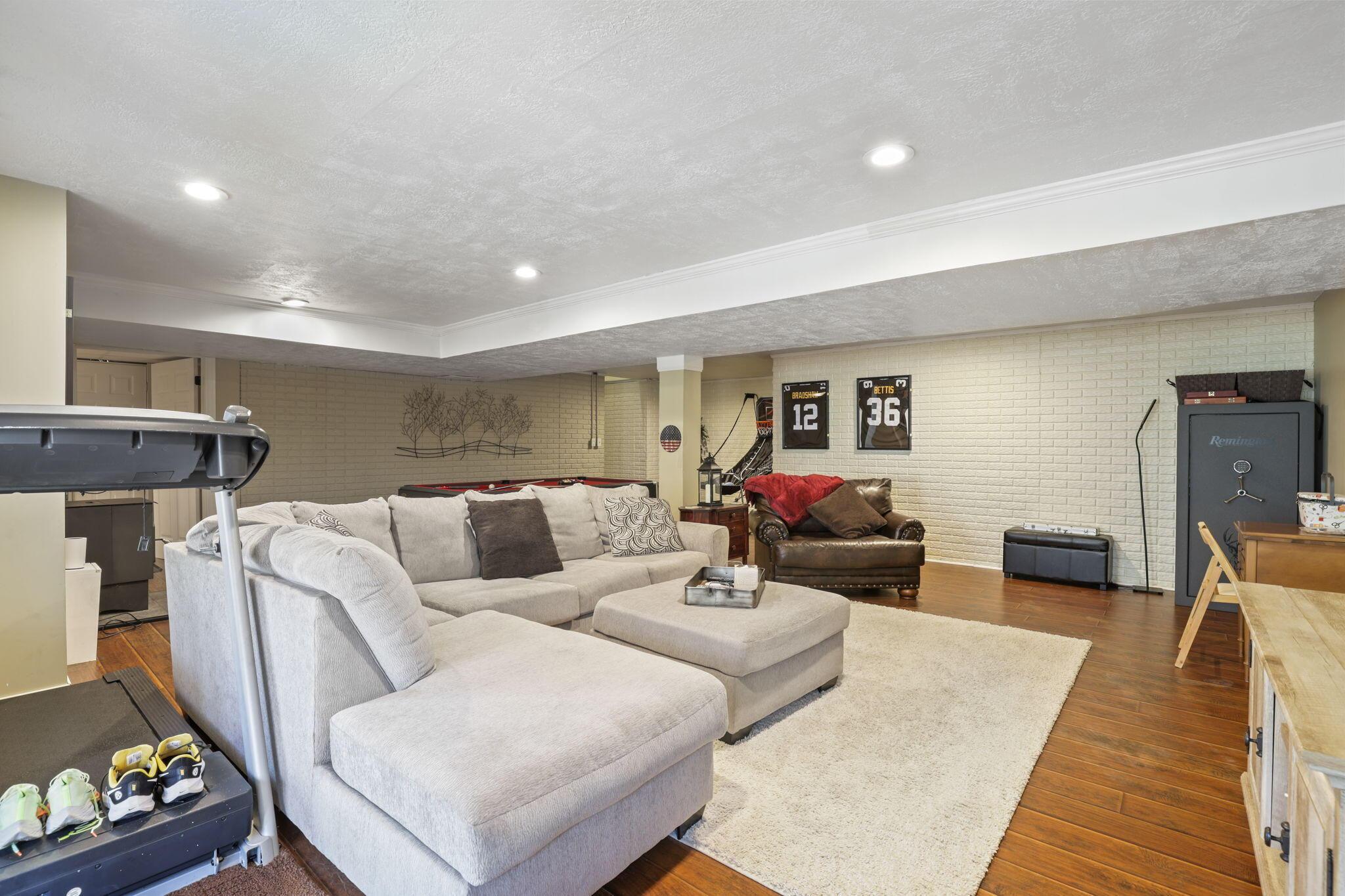 12855 Rain Rock Road, Utica, Ohio image 47