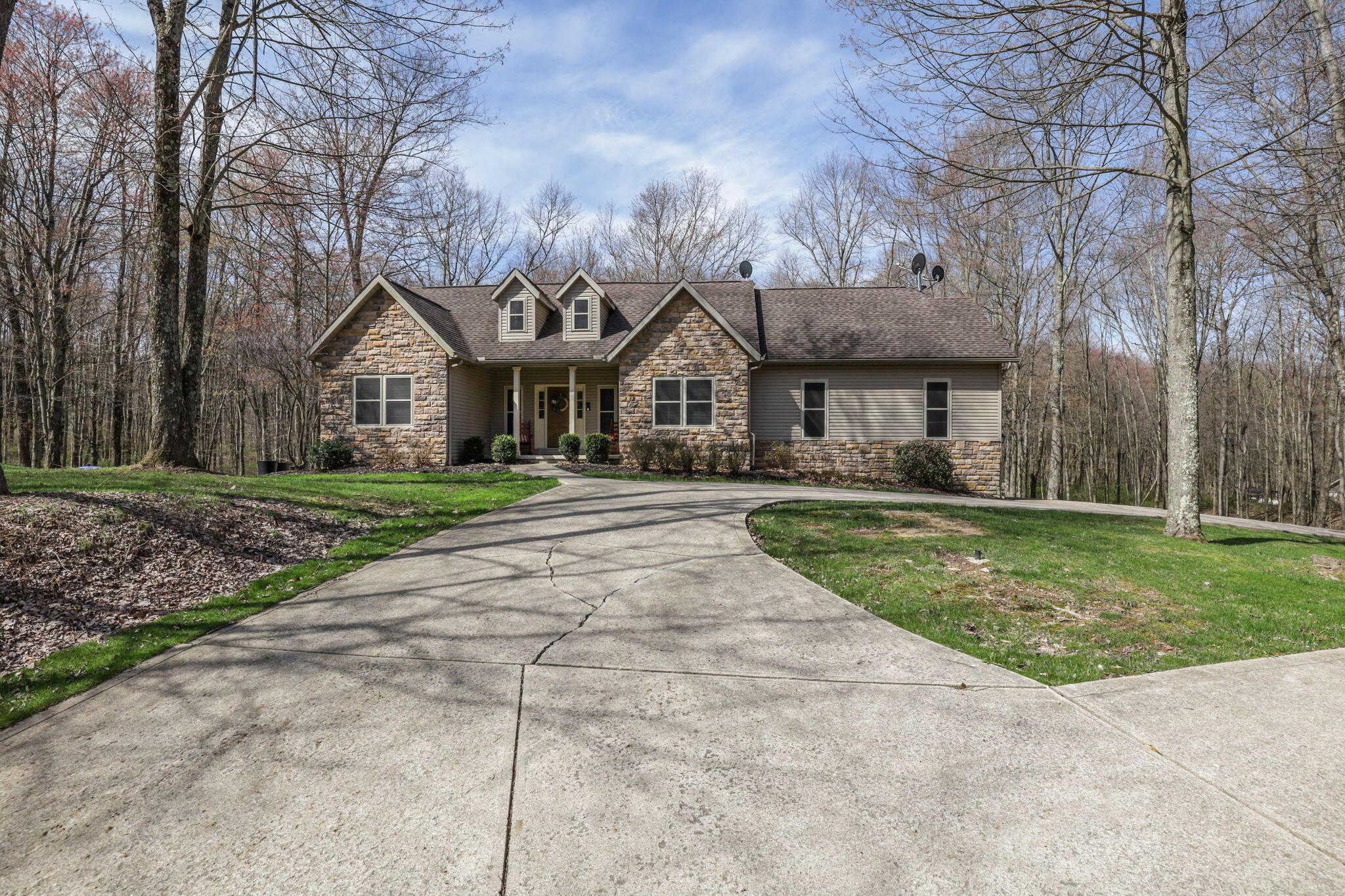 12855 Rain Rock Road, Utica, Ohio image 4