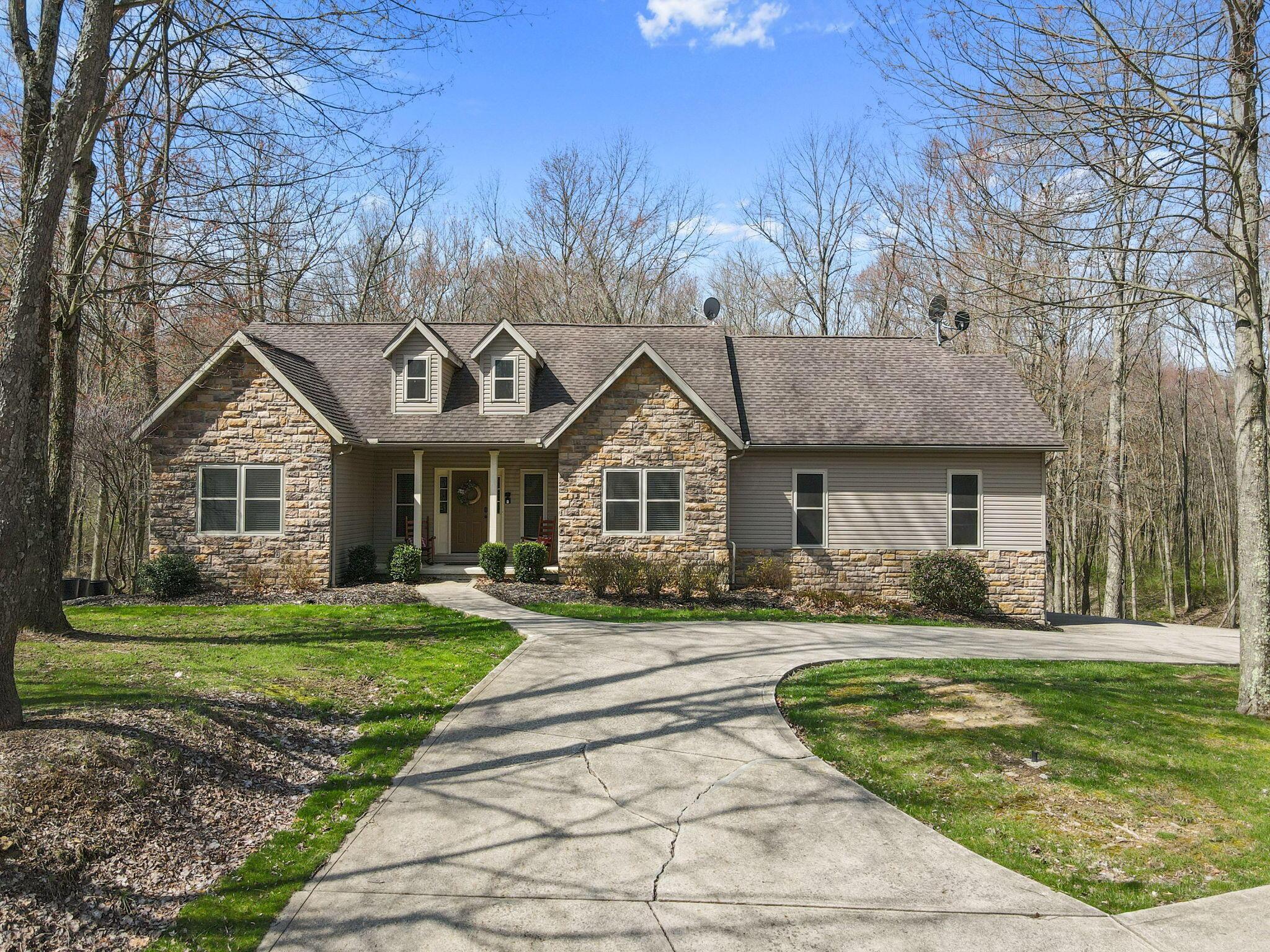 12855 Rain Rock Road, Utica, Ohio image 1