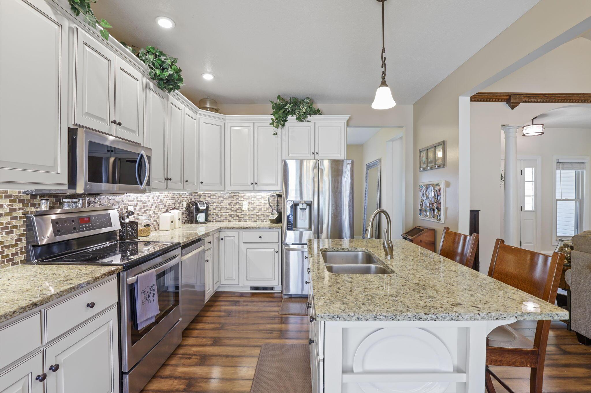 12855 Rain Rock Road, Utica, Ohio image 24