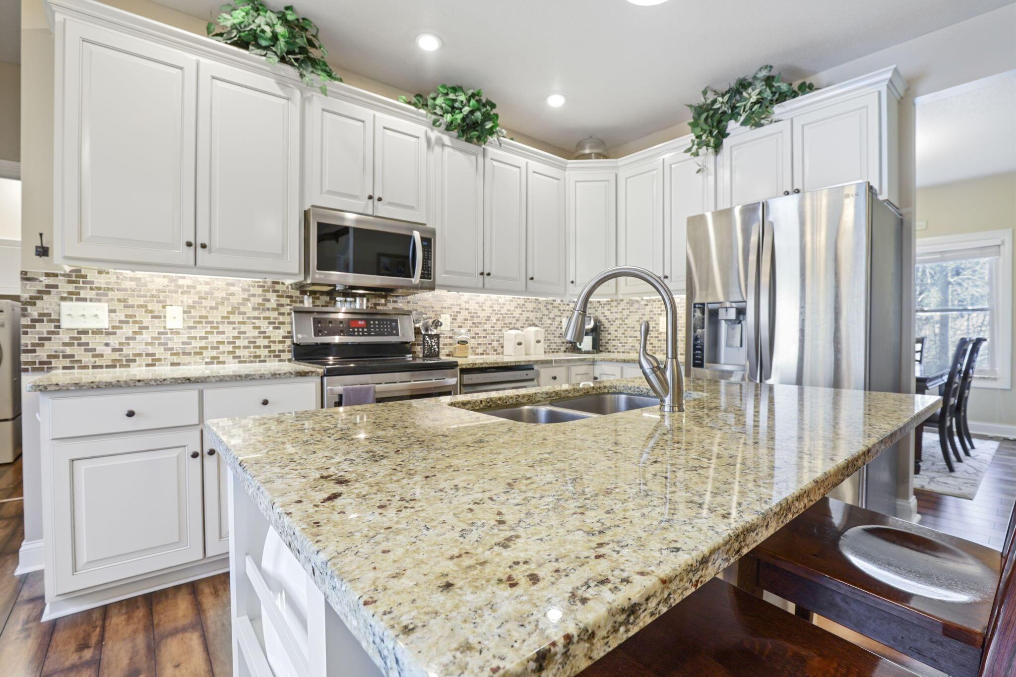 12855 Rain Rock Road, Utica, Ohio image 23