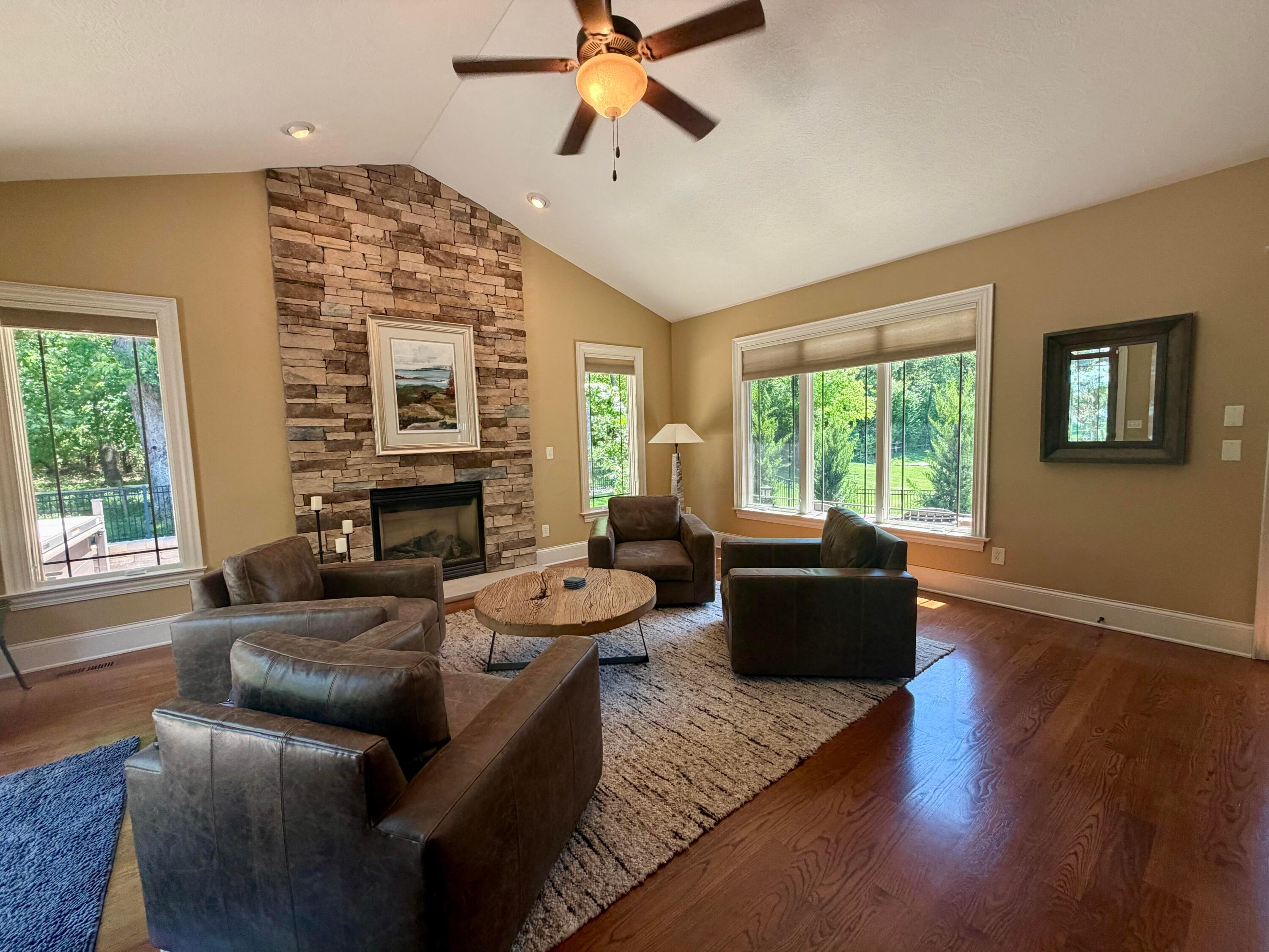 4263 Pine View Drive