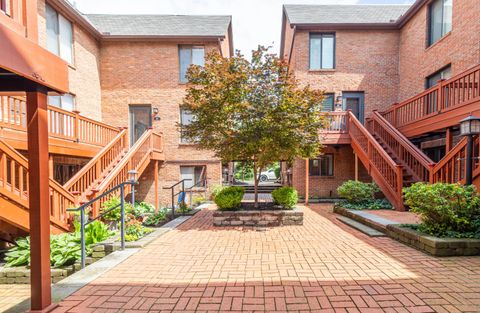 Photo of 283 Lear Street 7 #7, Columbus, OH 43206 (MLS # 226000228)