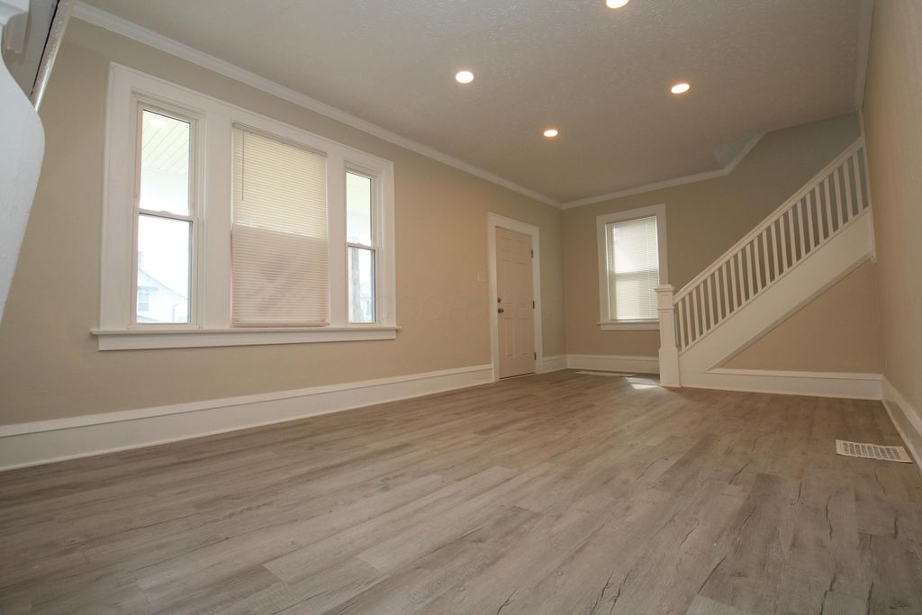 Photo of 711 Berkeley Road, Columbus, OH 43205 (MLS # 226022827)