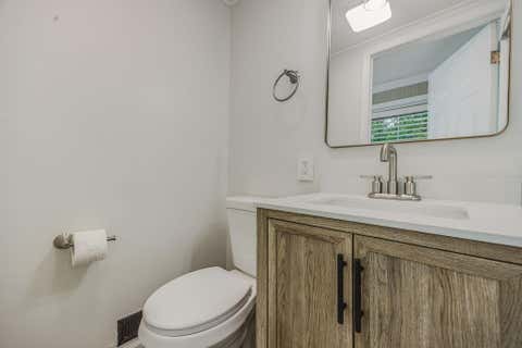 Tiny photo for 575 Chestershire Road, Columbus, OH 43204 (MLS # 226025904)